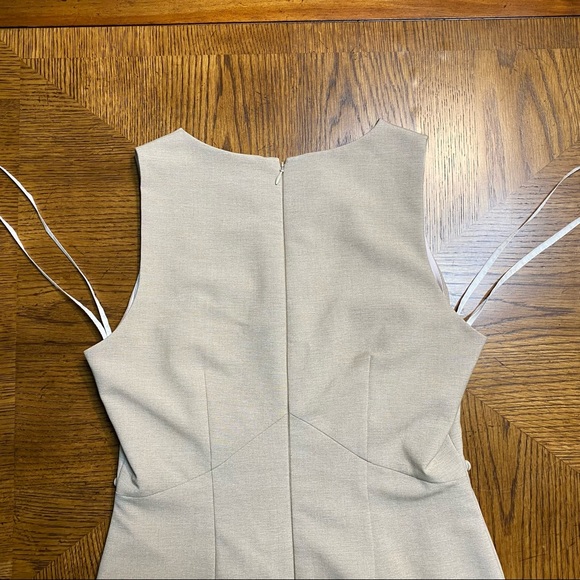 💕HP💕 Tahari ASL Tan Sleeveless Sheath Dress
Size 4 - Picture 13 of 16